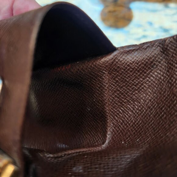 Louis Vuitton Key Holder - Picture 6 of 11